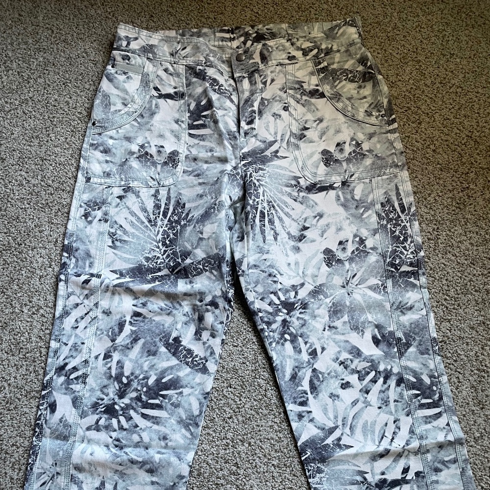 Chico’s tropical print cargo crops.